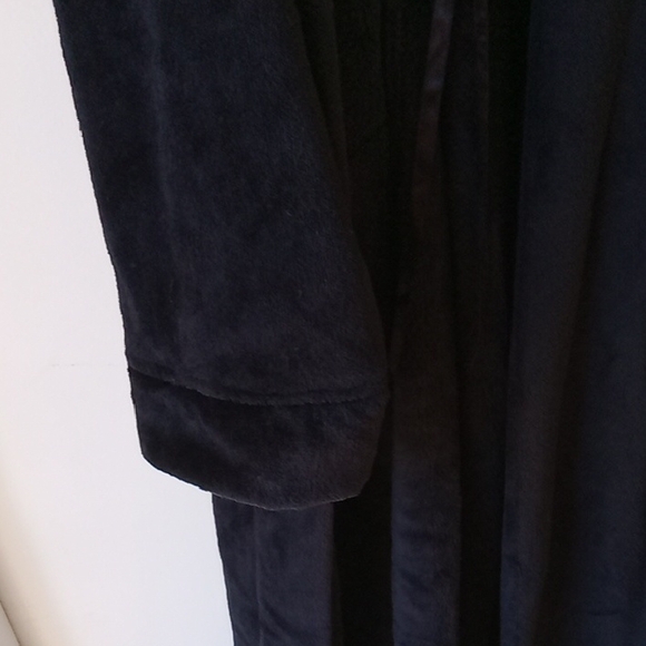 Essence Of Beauty Luxurious Long Black Bathrobe One Size Fits Most - Picture 8 of 9